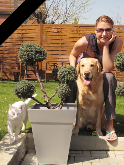 Jitka Mokrejšová a labradorský retriever Santi.